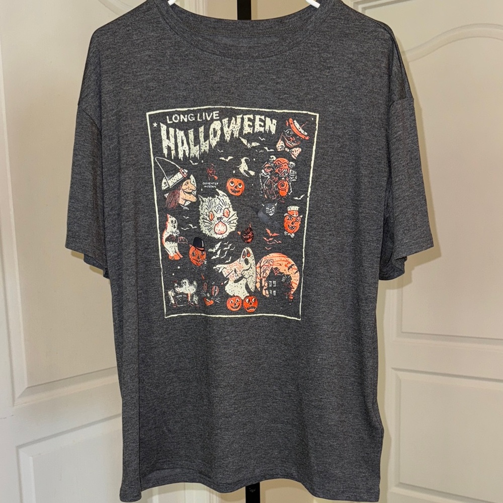 Halloween T-Shirt - Size M